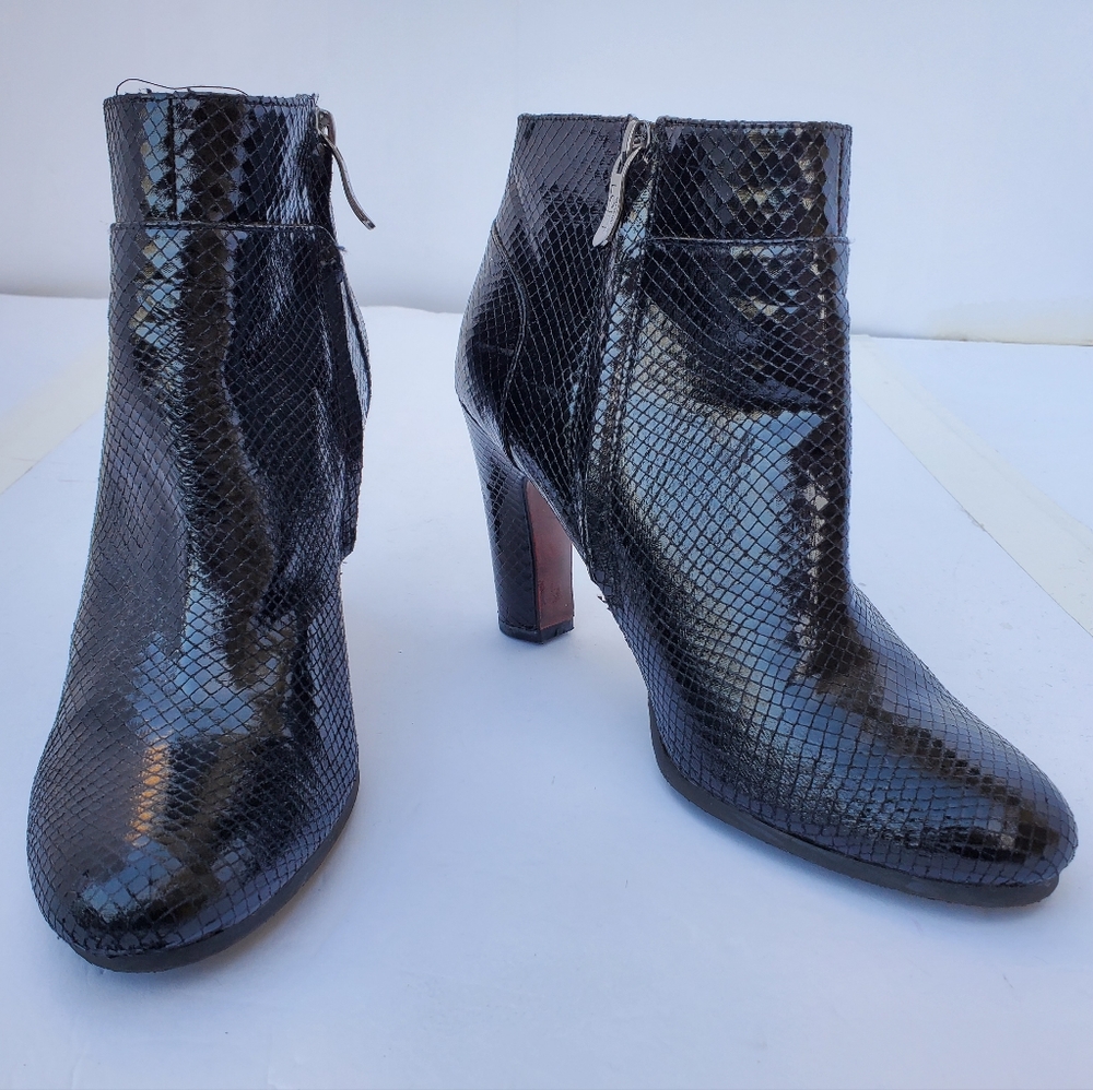 Loft Size 7.5 Snakeskin Ankle Boots w Heel Black Zip-up